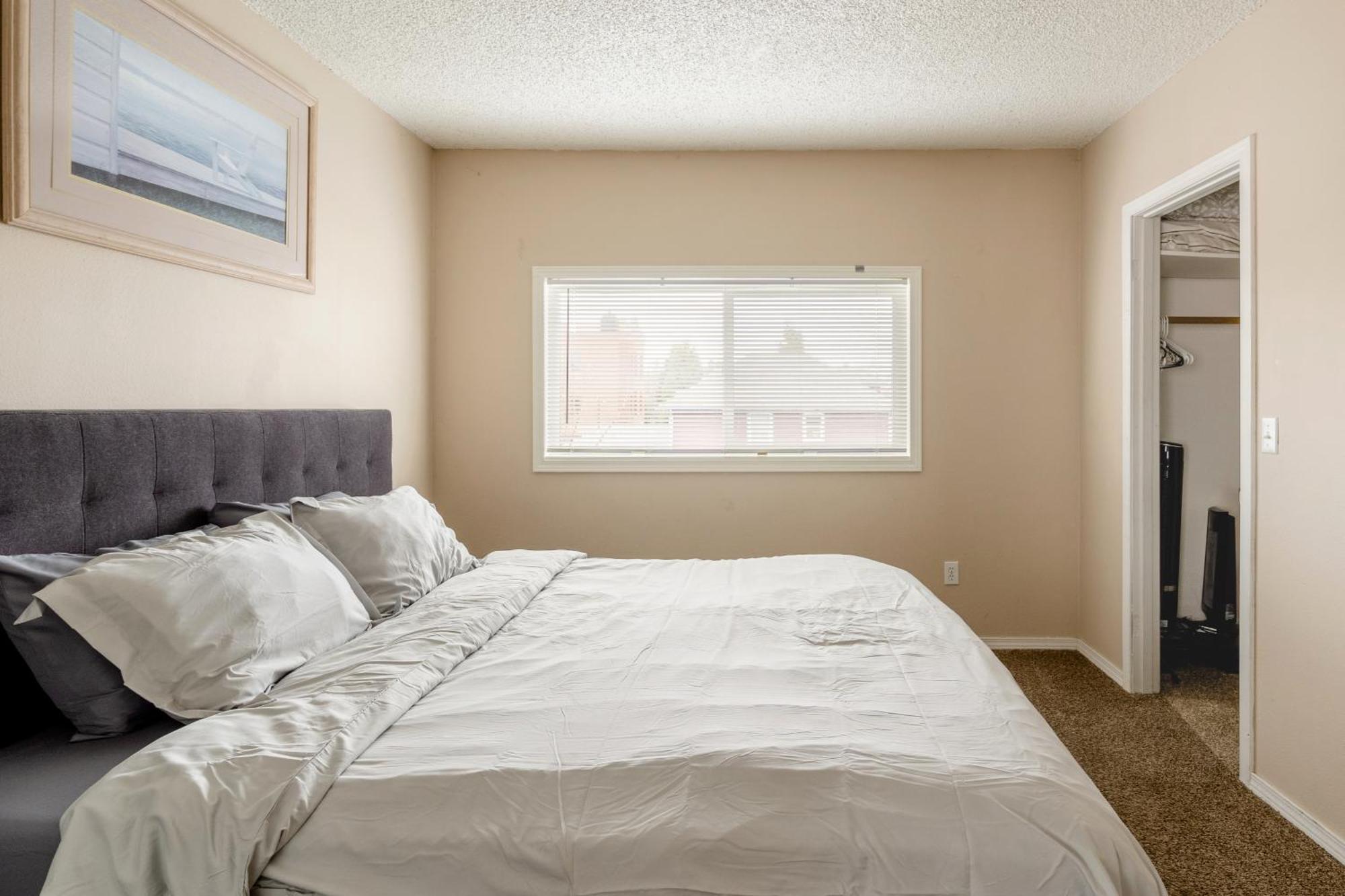 Collection - Spacious & Hip 1br With Access To Ne Apartment