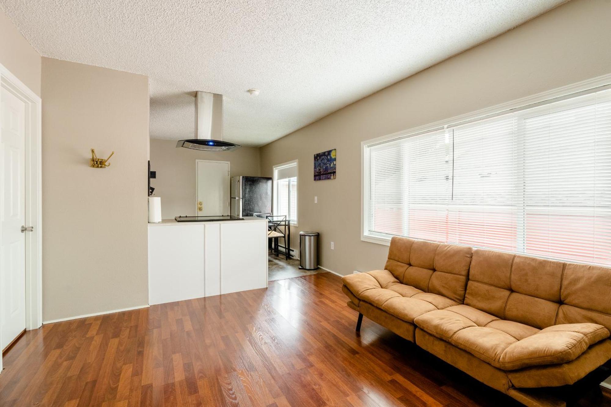 Collection - Spacious & Hip 1br With Access To Ne *