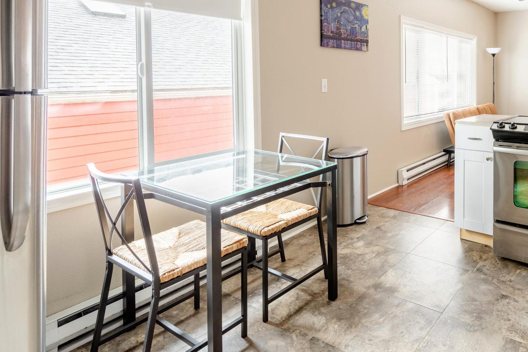 Collection - Spacious & Hip 1br With Access To Ne Apartment