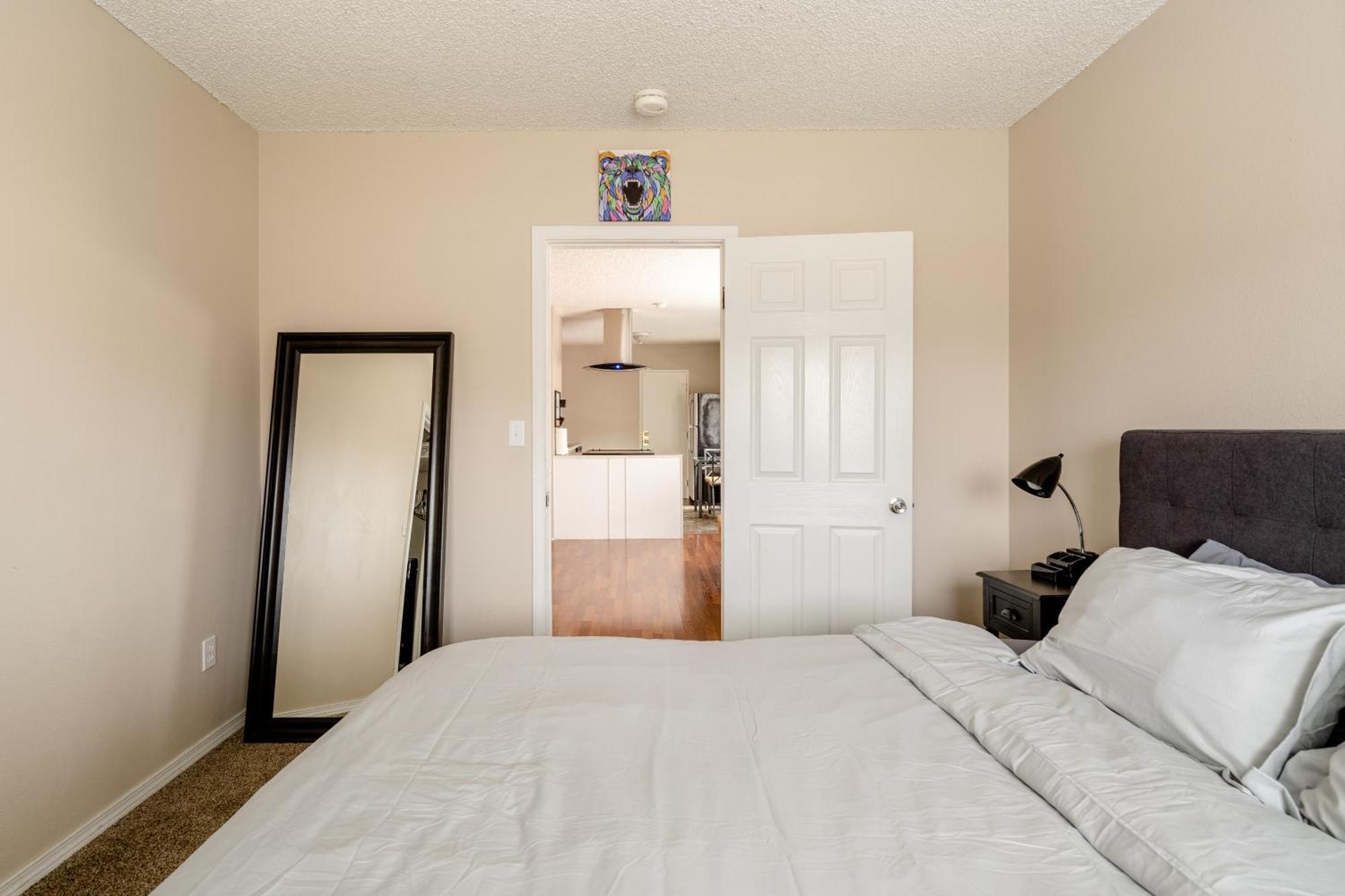 Apartment Collection - Spacious & Hip 1br With Access To Ne