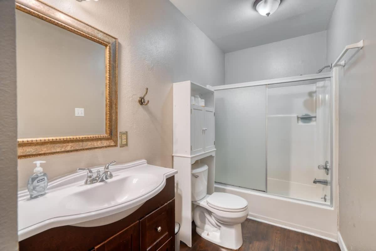 Collection - Spacious & Hip 1br With Access To Ne